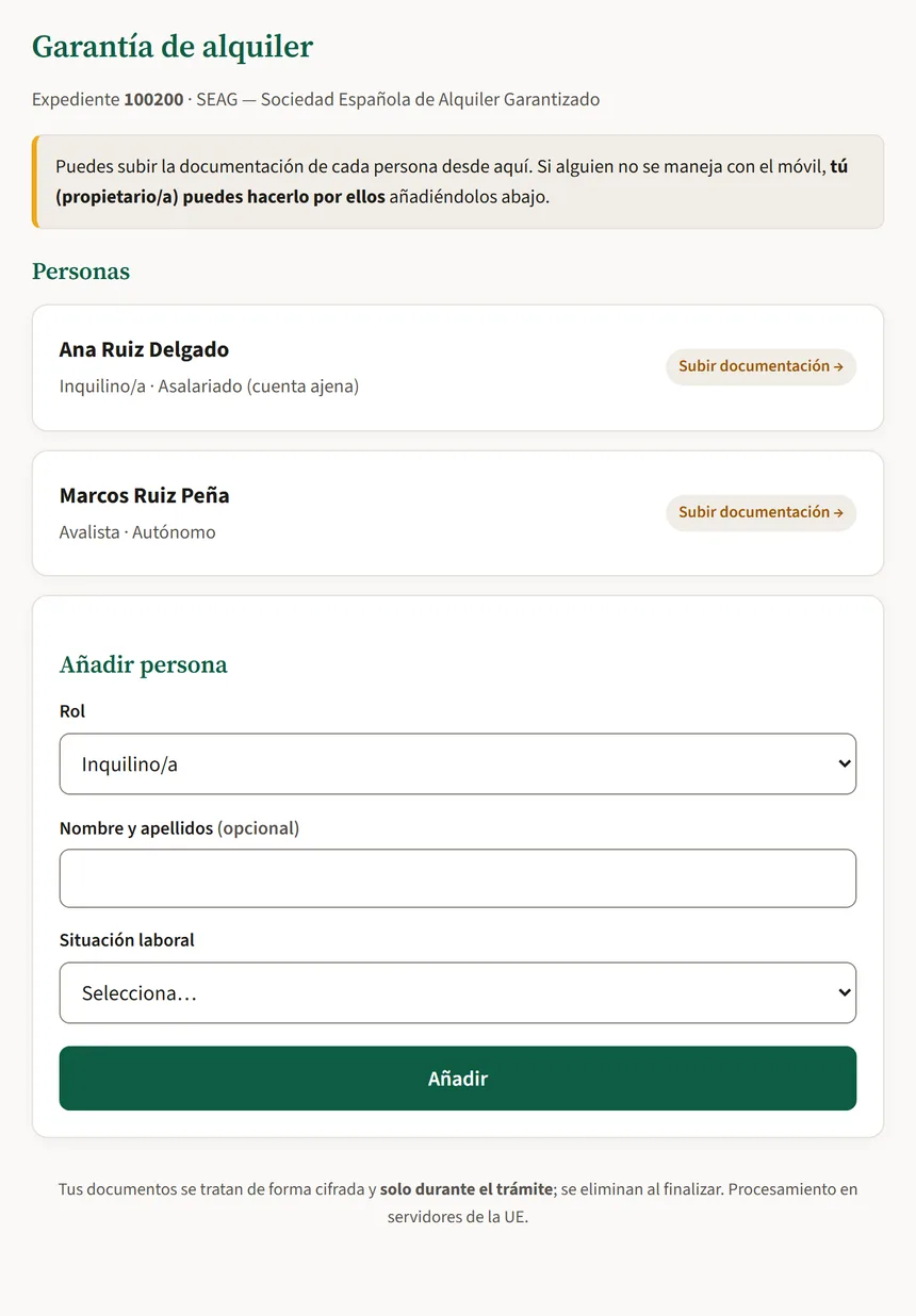 Pantalla con el inquilino y el avalista, cada uno con su botón para subir documentación